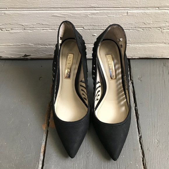 BCBGeneration Shoes - BCBGeneration pointed Toe Pumps size 4